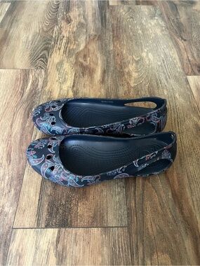 Crocs x Vera Bradley Kadee Ballet Flats Comfort Shoes Navy Paisley Women 10